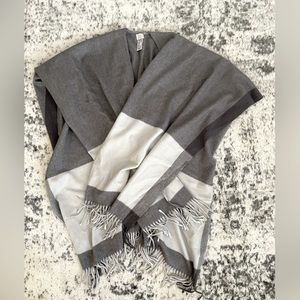Gorgeous Womens grey/neutral scarf-wrap style poncho/sweater; A New Day-one size